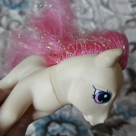 My Little Pony Cream Pony with Pink Mane - Picture 2 of 3